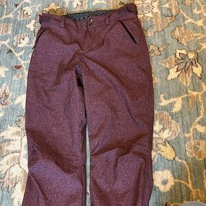 Gerry Great ski pants women’s s
Cool print and zippered pockets
Knees gusseted